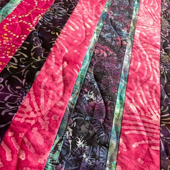 Handmade Batik quilt wall hanging or table topper - Picture 4 of 16